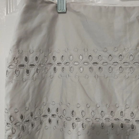 Charter Club Light Gray 100% Cotton Eyelet Pencil Skirt in Size 16 - Picture 2 of 9